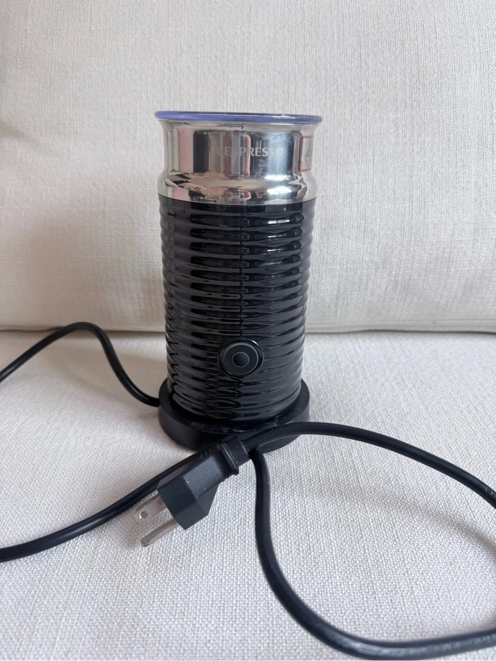 Nespresso Aeroccino 3 Milk Frother - perfect works no flaws